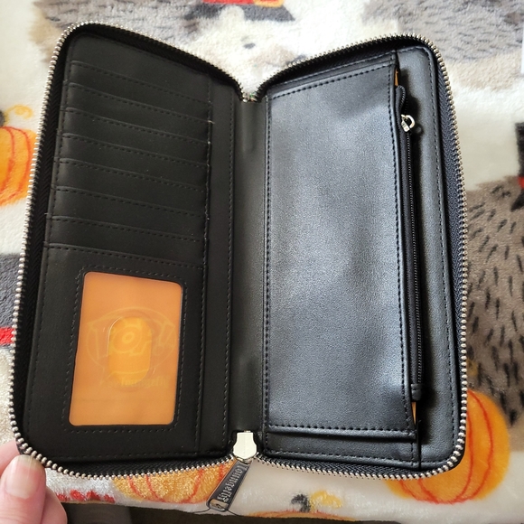 Loungefly Disney wallet - Picture 3 of 10